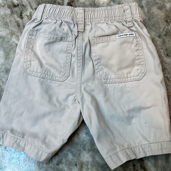 Calvin Klein Jeans size 3t - Picture 2 of 3